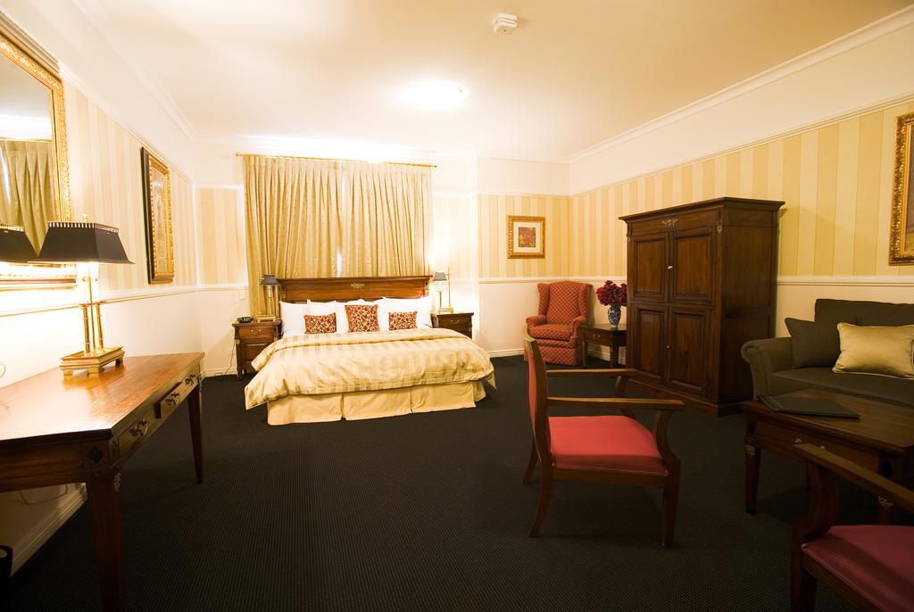Redearth Boutique Hotel Mount Isa Bilik gambar
